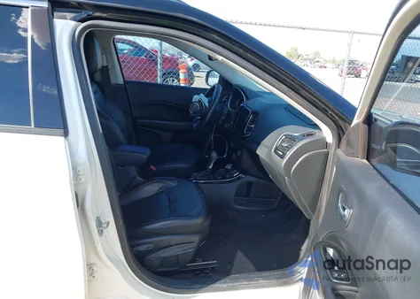 2018 Jeep Compass Limited 4X4 from USA, damaged, VIN 3C4NJDCBXJT234304